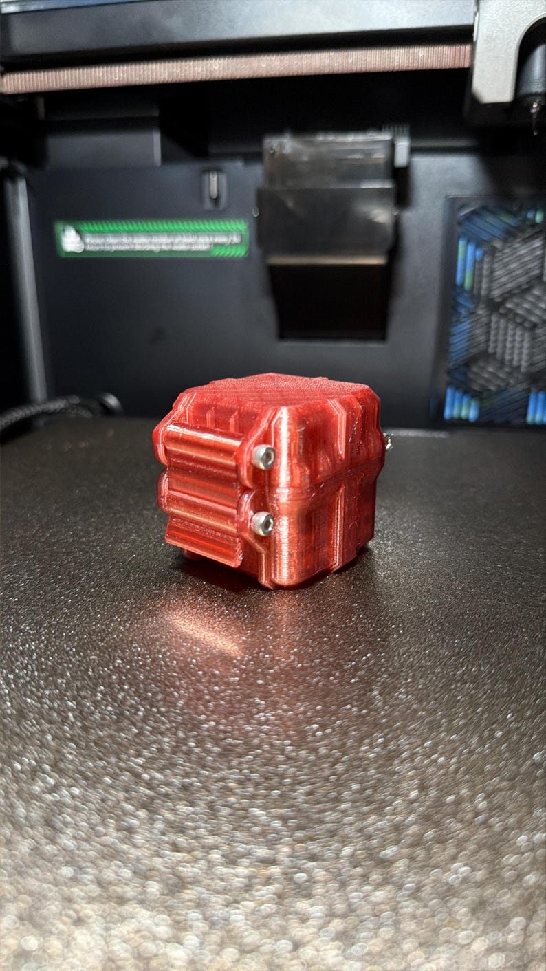 Secure 4-Slot Vial Organizer Case — translucent gum